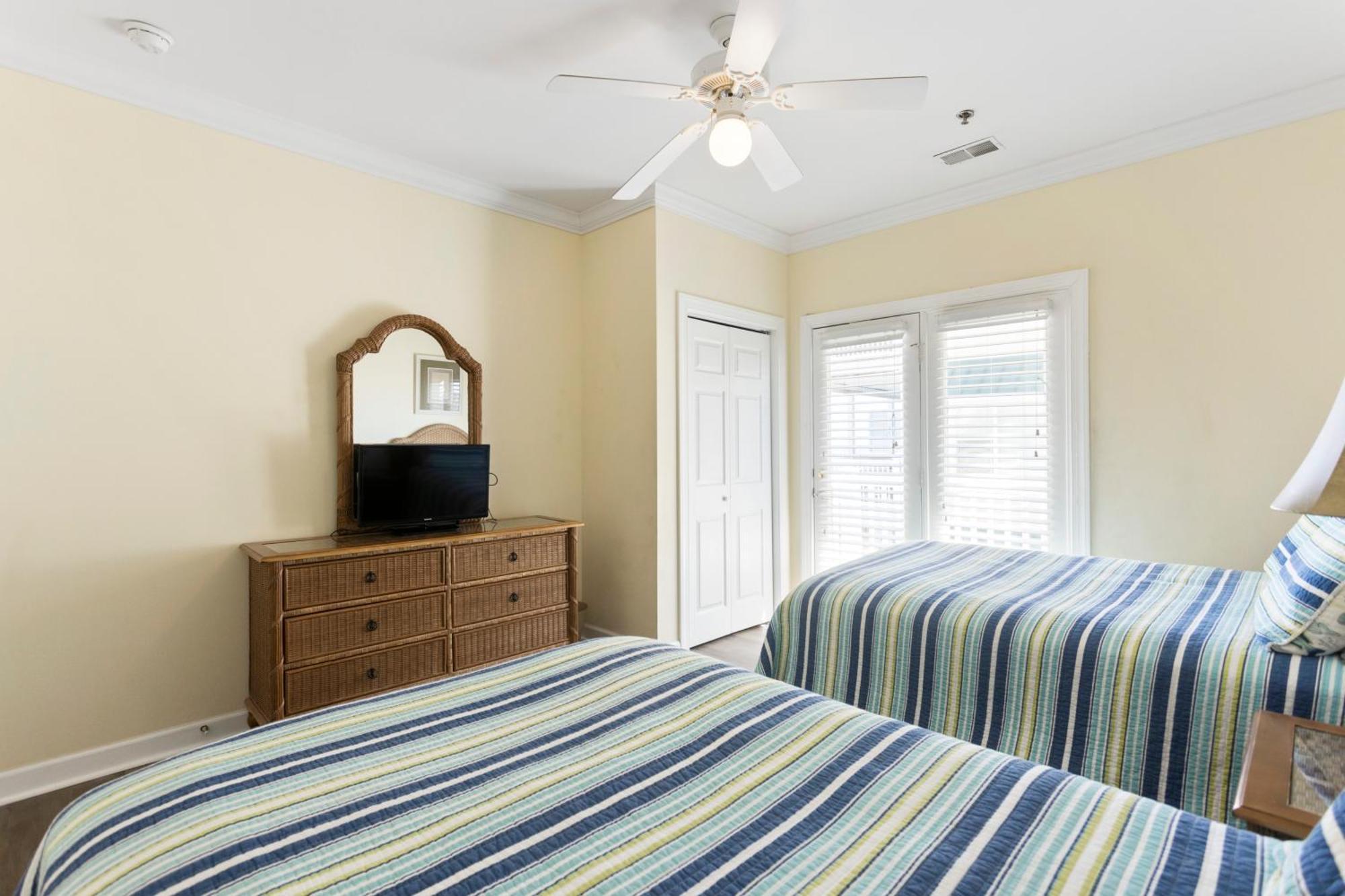 Oceanview 4Br/4Ba Condo, Steps To Beach/Pool Ocean Isle Beach Exterior photo
